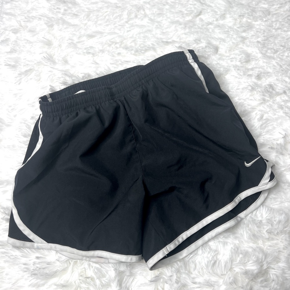 Nike shorts Lg